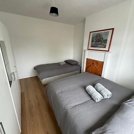 Nice Triple Room At 2 Iveragh Rd-7 Dublin Exterior photo