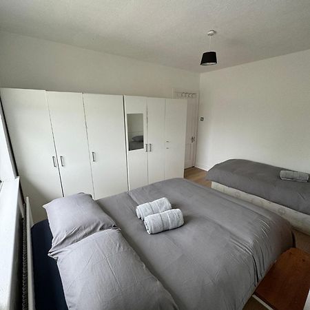 Nice Triple Room At 2 Iveragh Rd-7 Dublin Exterior photo